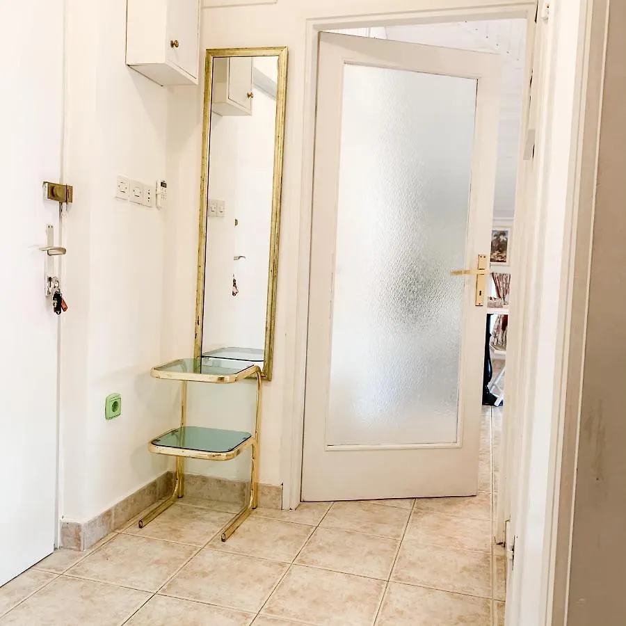 Flip Flops Apartment Lovran Croatia
